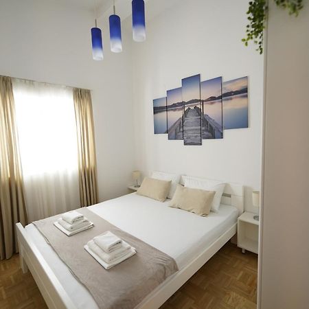 Apartments Loncar-Near Zrce Beach Novalja Bagian luar foto