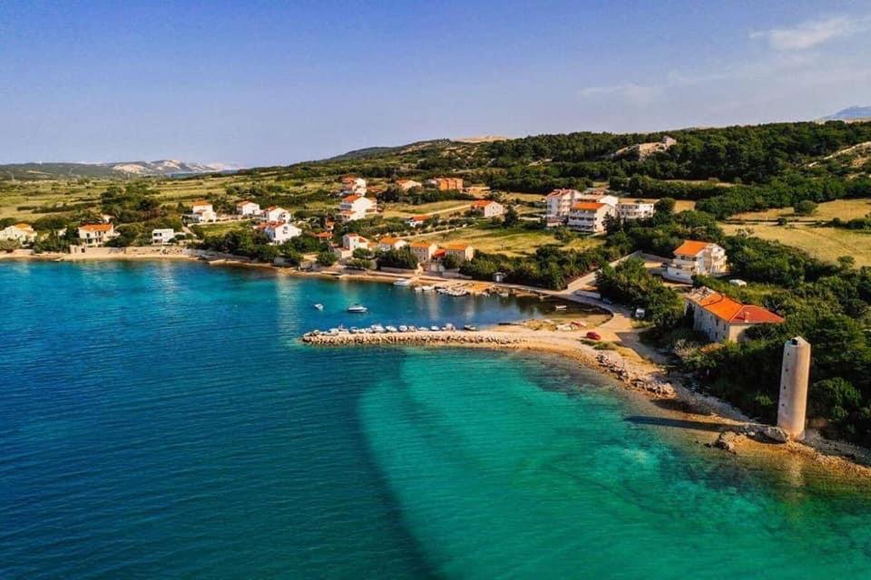 Apartments Loncar-Near Zrce Beach Novalja Bagian luar foto