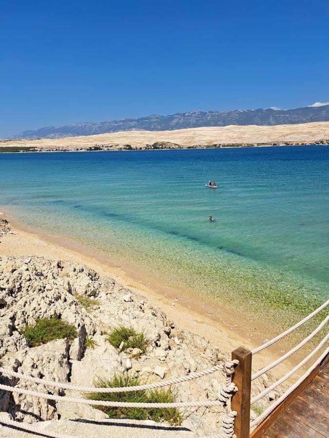Apartments Loncar-Near Zrce Beach Novalja Bagian luar foto