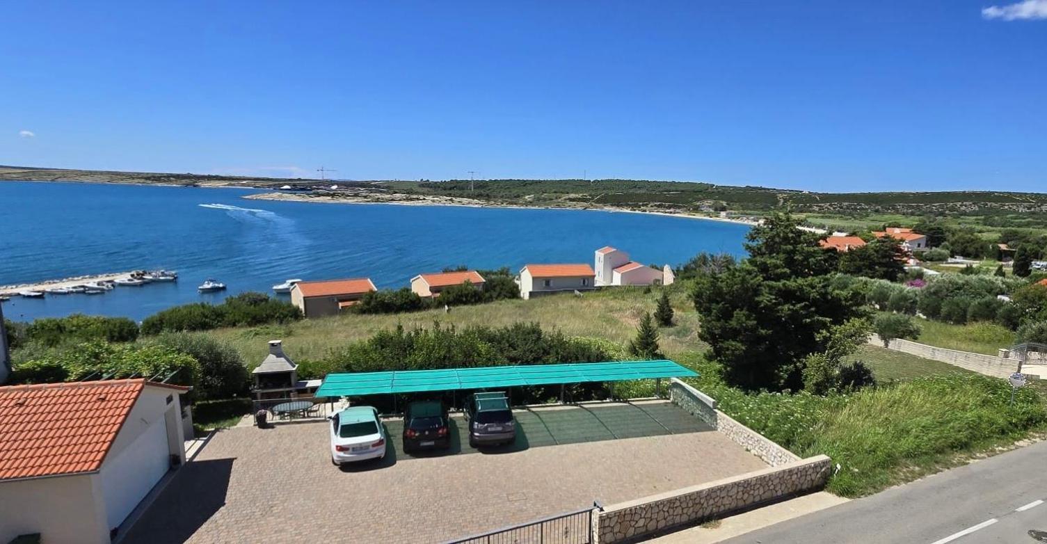 Apartments Loncar-Near Zrce Beach Novalja Bagian luar foto