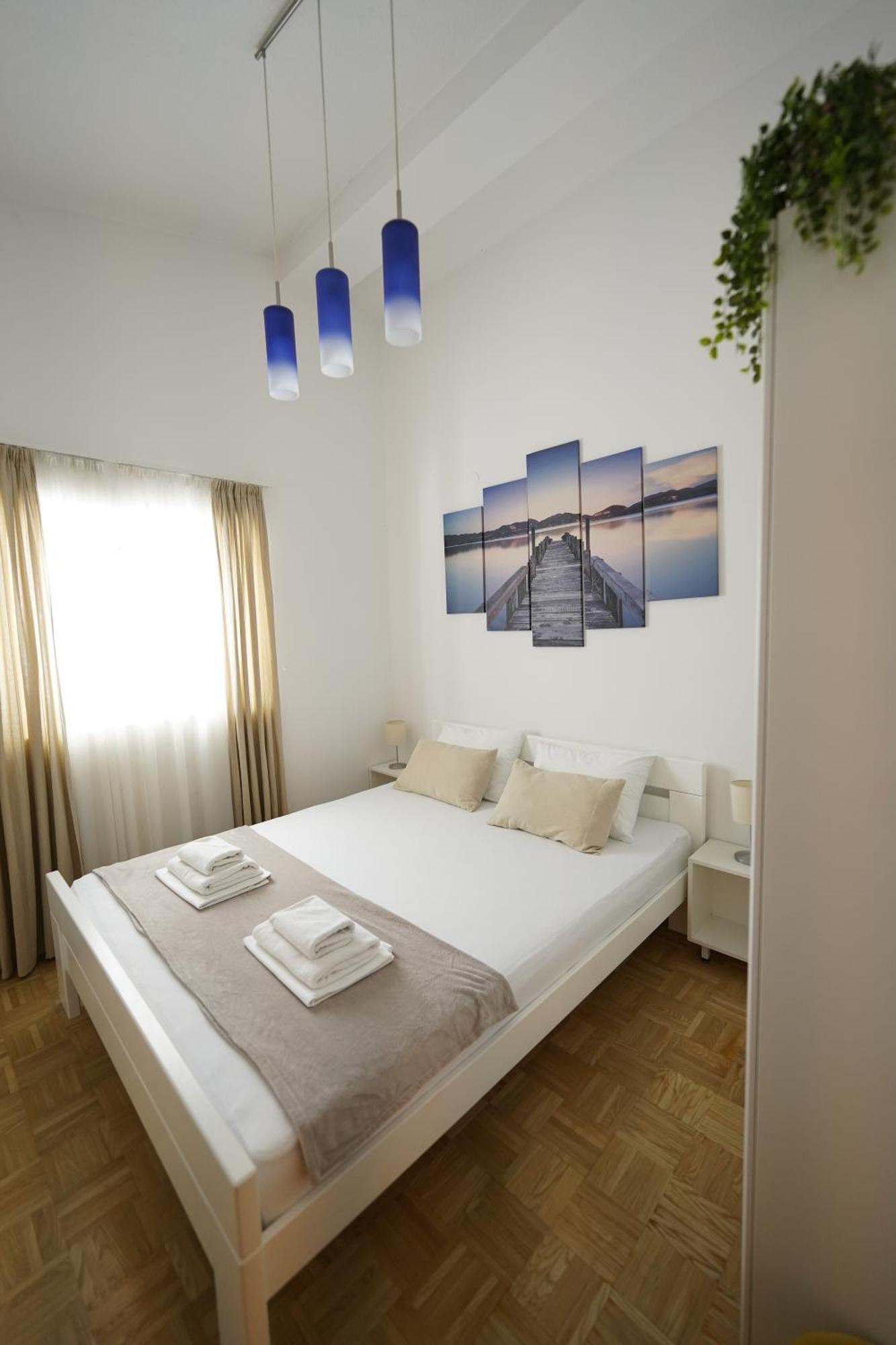 Apartments Loncar-Near Zrce Beach Novalja Bagian luar foto