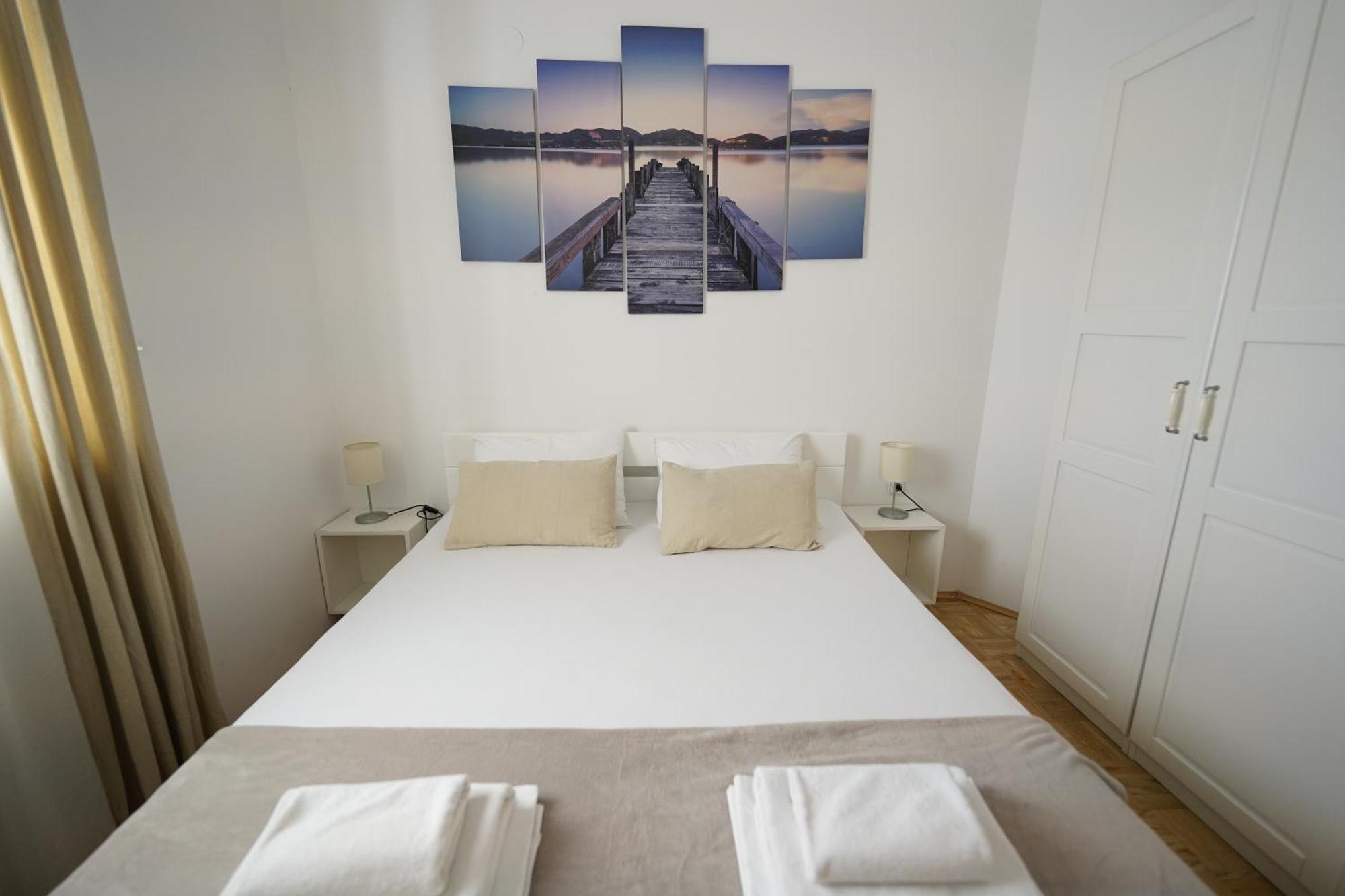 Apartments Loncar-Near Zrce Beach Novalja Bagian luar foto