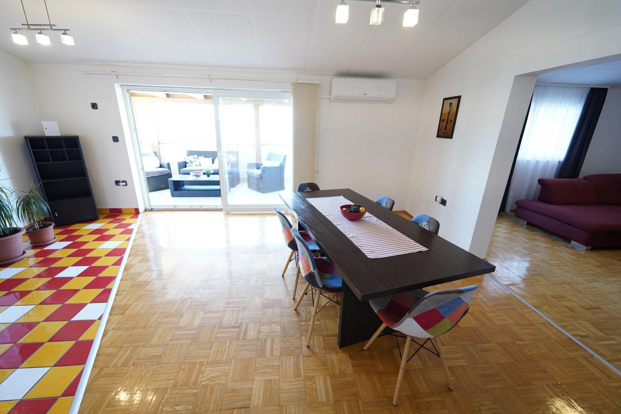 Apartments Loncar-Near Zrce Beach Novalja Bagian luar foto